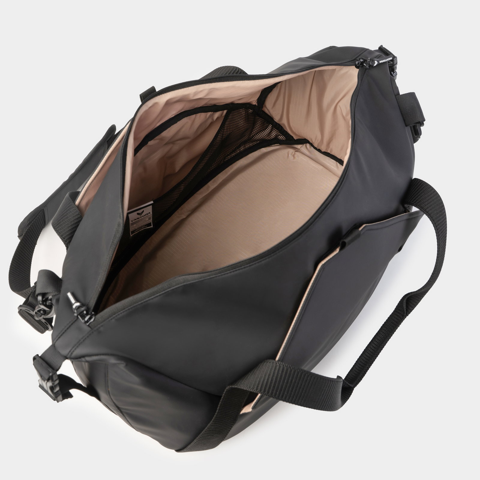 BRAND — VANTORA photoshoot – frame 24