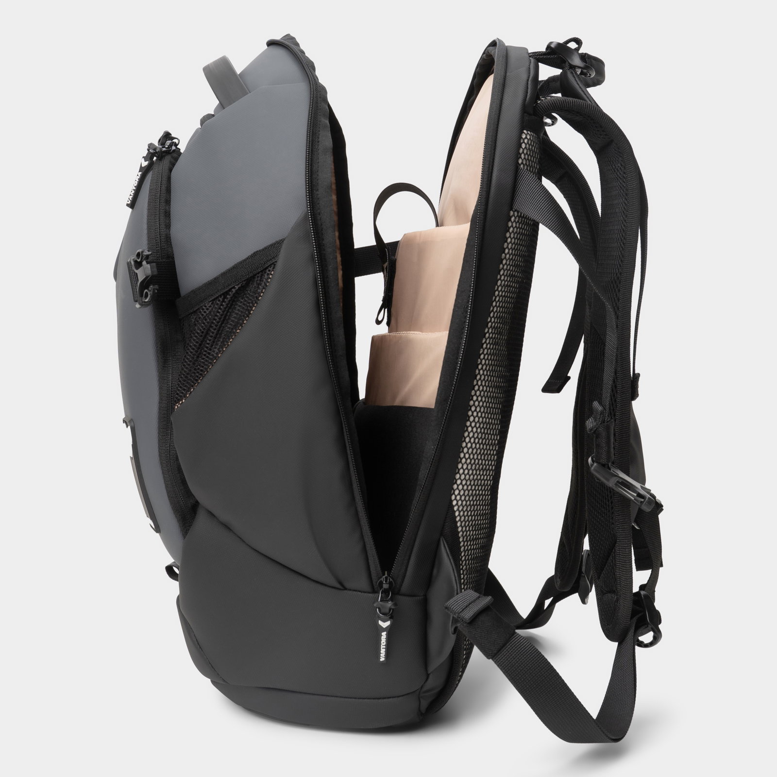 BRAND — VANTORA photoshoot – frame 30