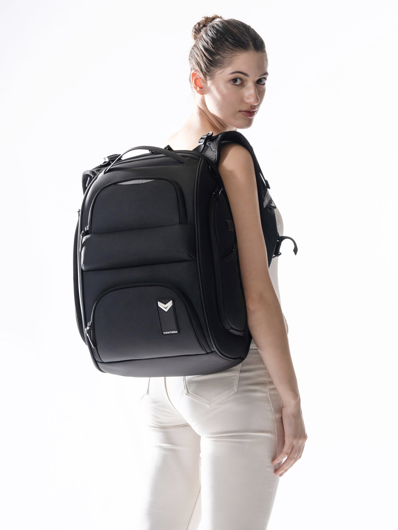 BRAND — VANTORA photoshoot – frame 13