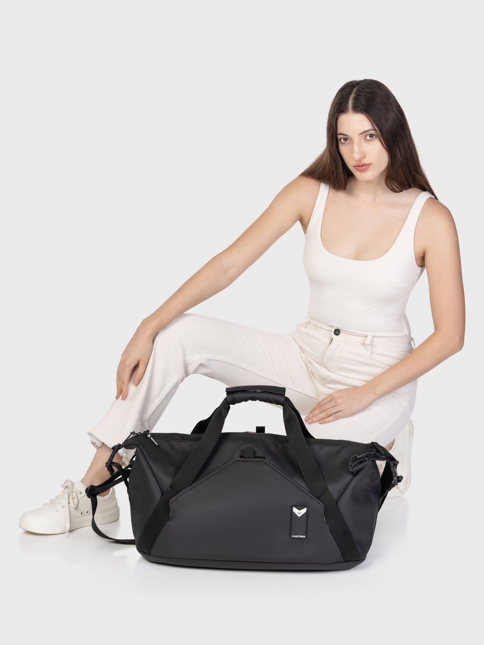 BRAND — VANTORA photoshoot – frame 9