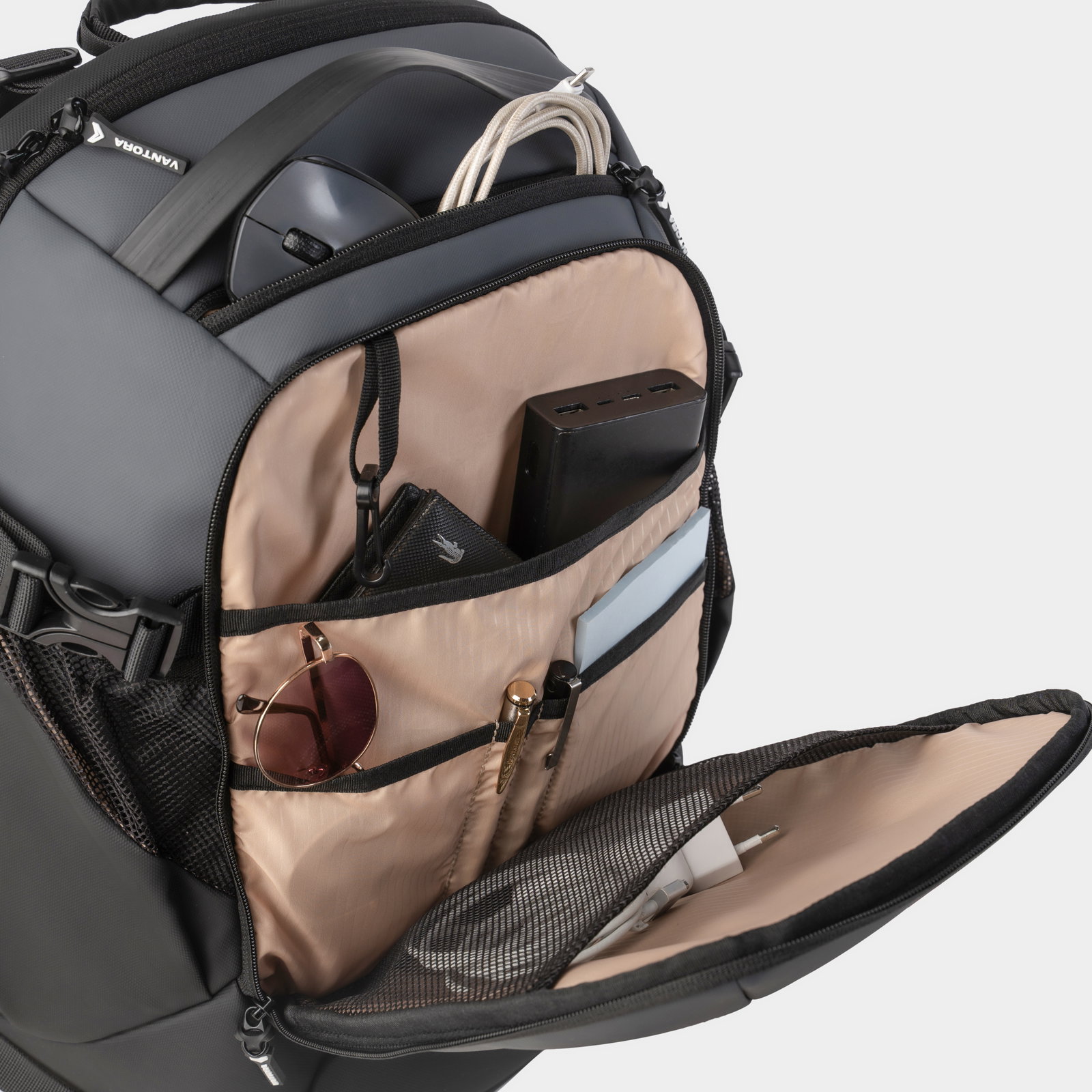 BRAND — VANTORA photoshoot – frame 15