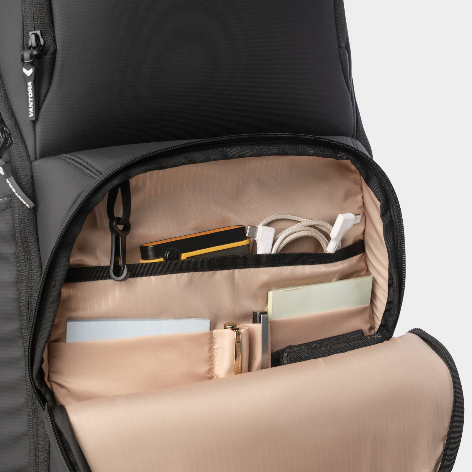 BRAND — VANTORA photoshoot – frame 17
