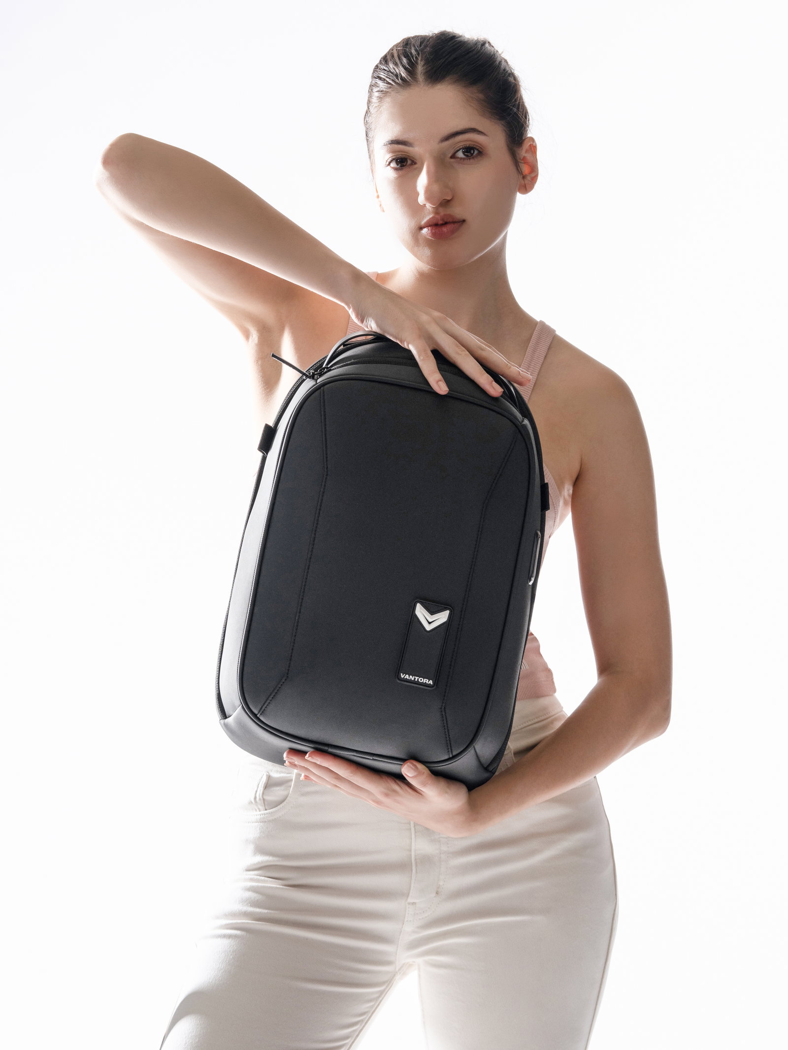 BRAND — VANTORA photoshoot – frame 14