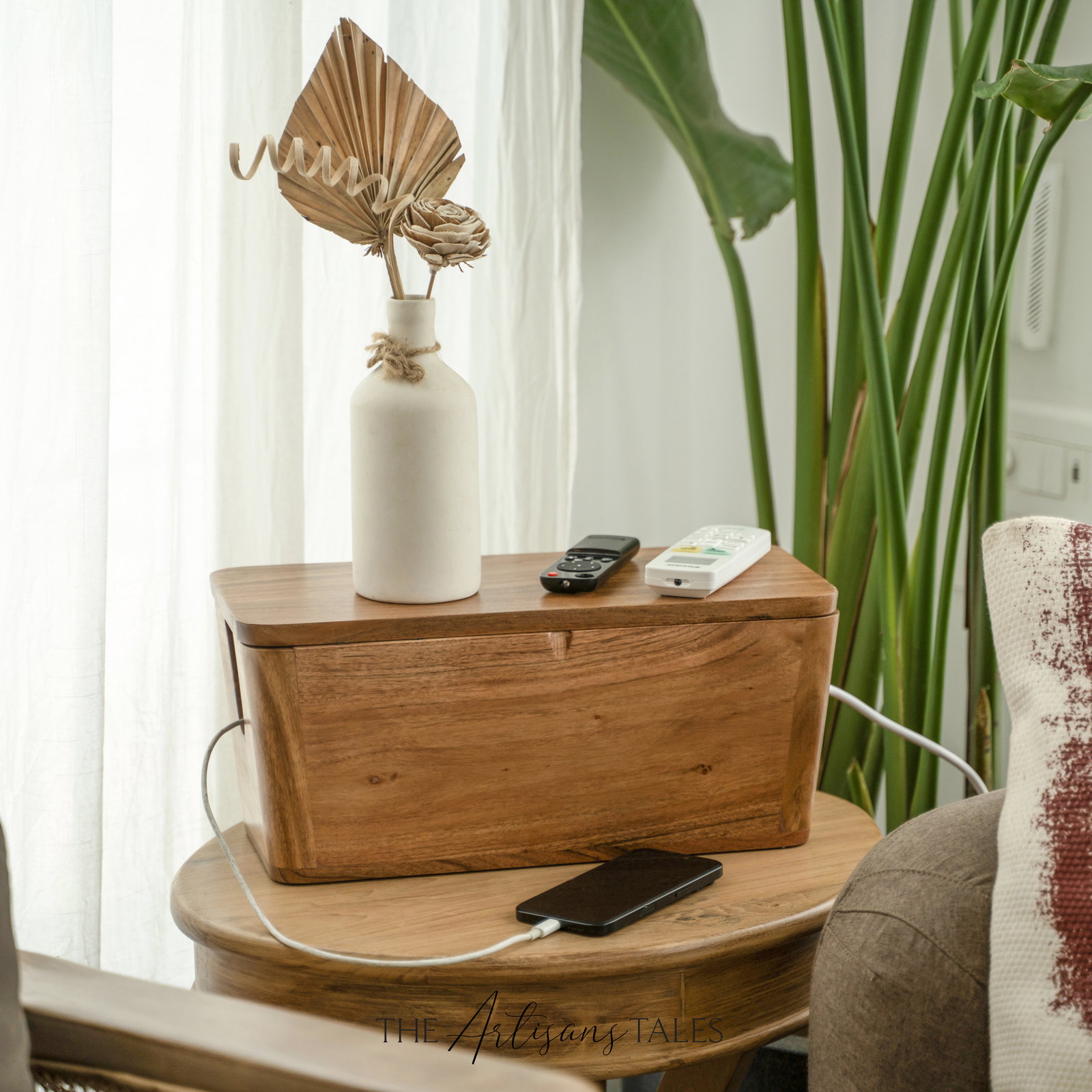 Artisans Tales home décor — frame 30