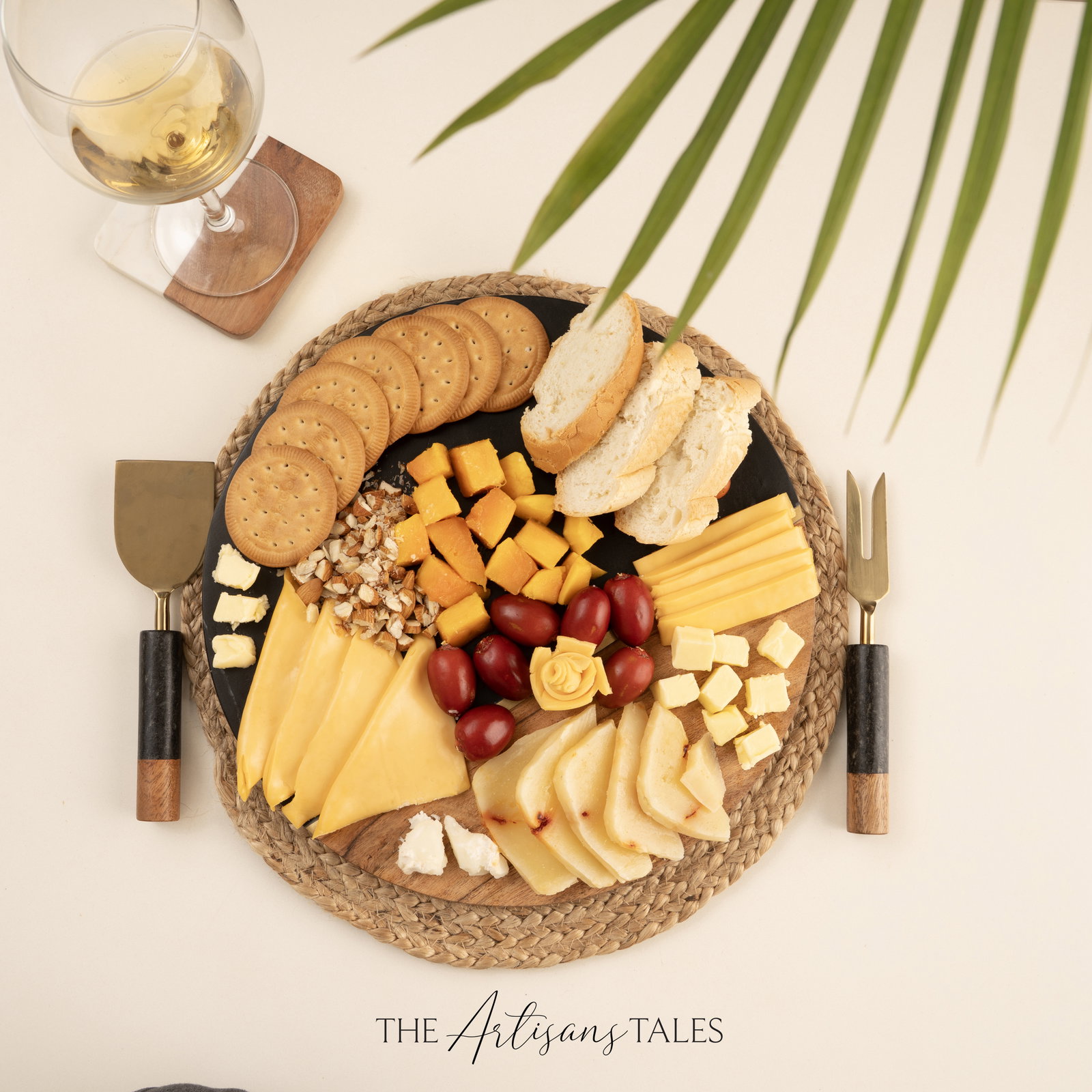 Artisans Tales home décor — frame 4